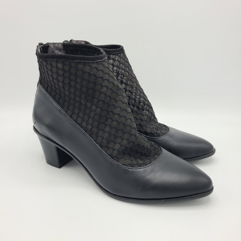Lori Goldstein Collection Clemence Bootie Mesh Sock Detail Black Leather 6.5